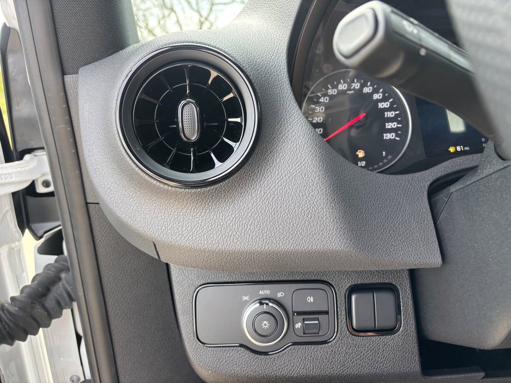Used 2025 Mercedes-Benz Sprinter 2500 image 16
