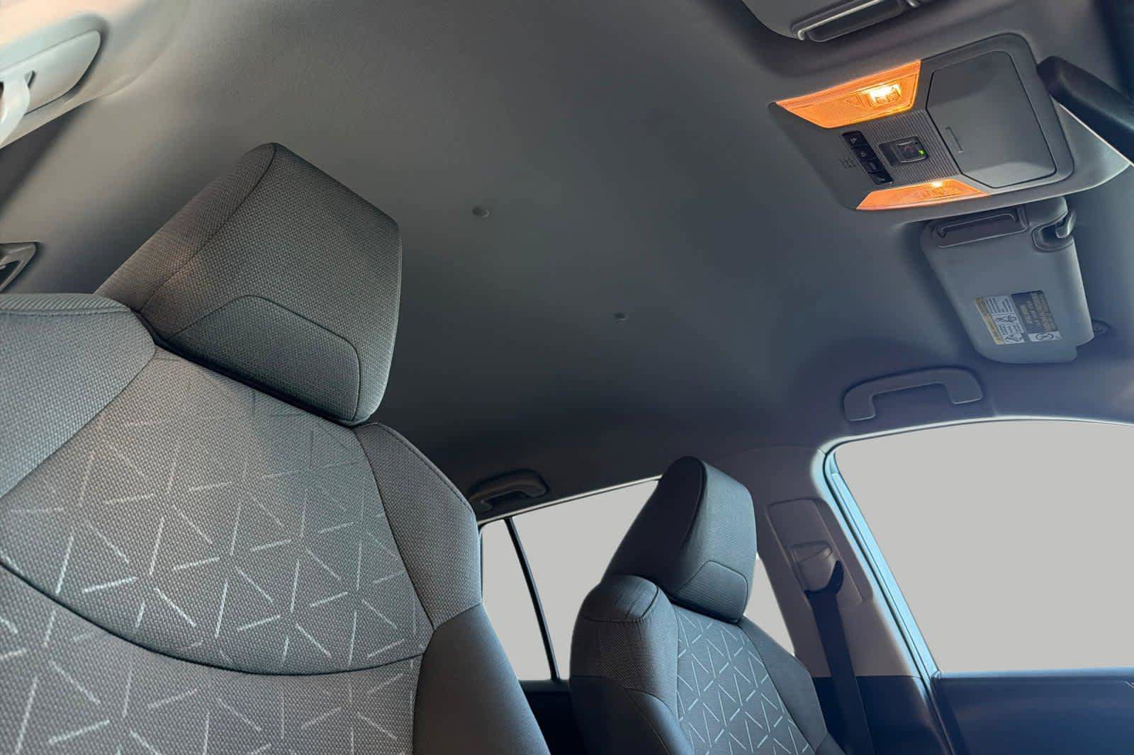 Used 2021 Toyota RAV4 XLE image 19
