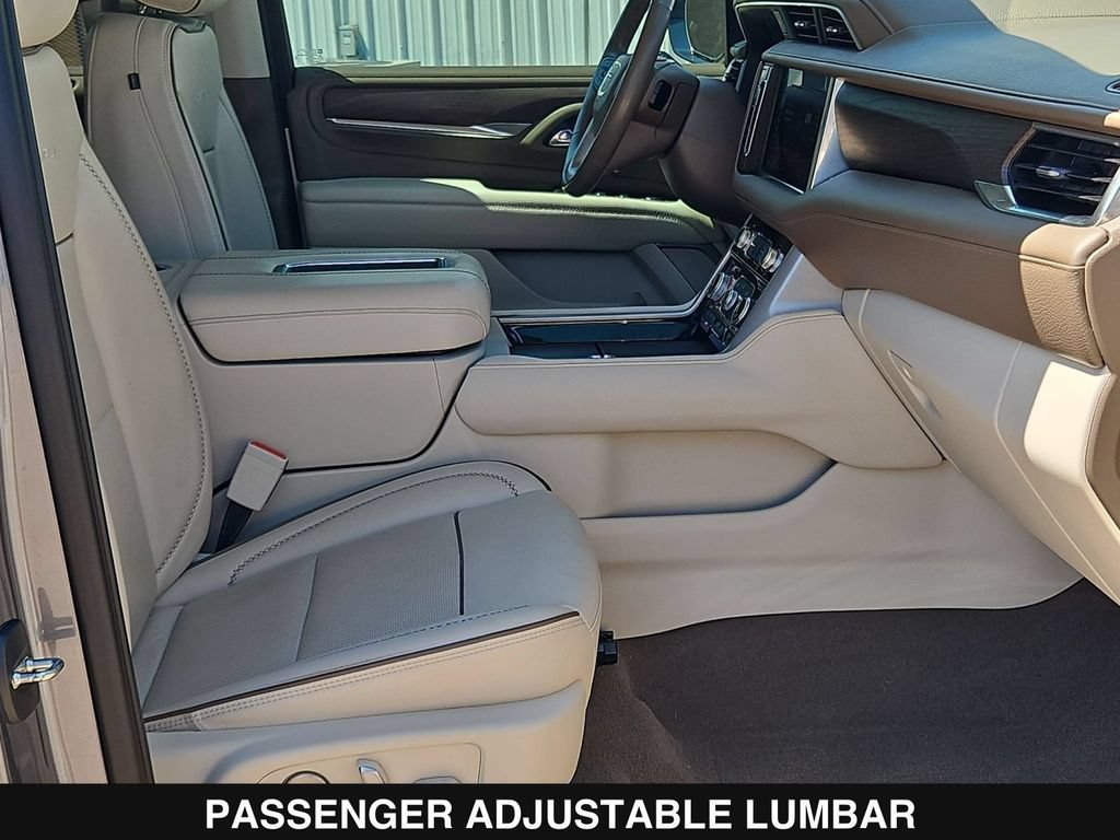 Used 2021 GMC Yukon Denali w/ Denali Ultimate Package AWD/4WD image 32