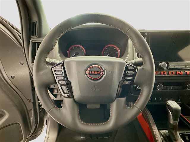 Used 2025 Nissan Frontier PRO-4X w/ Pro Convenience Package image 9