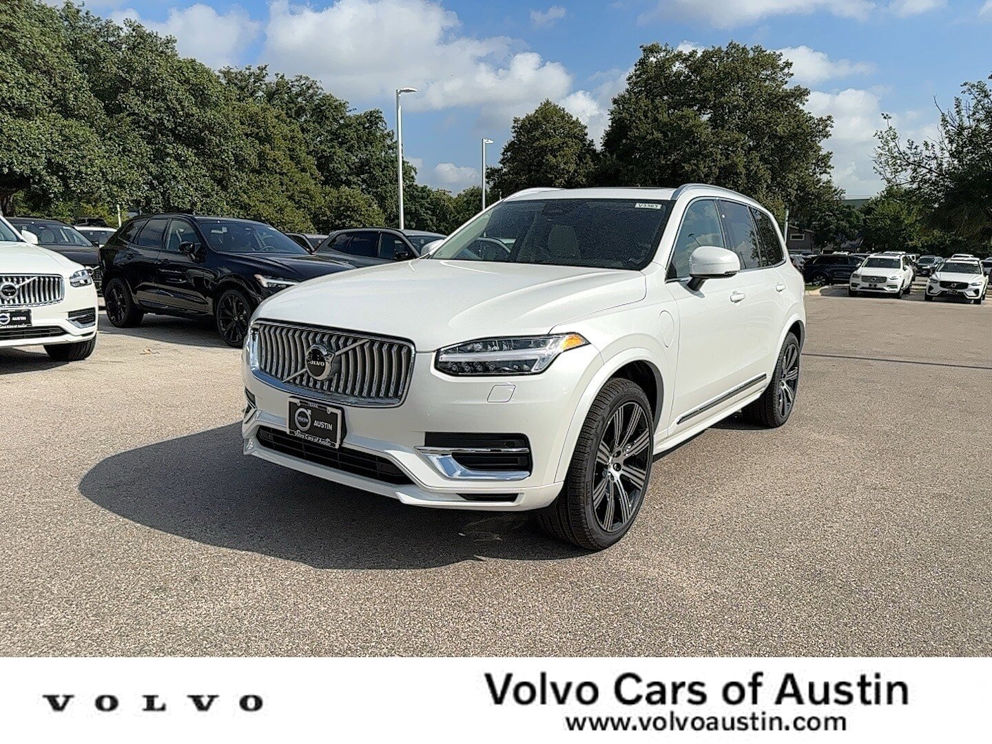 Used 2025 Volvo XC90 T8 Core w/ Protection Package Premier AWD/4WD image 1