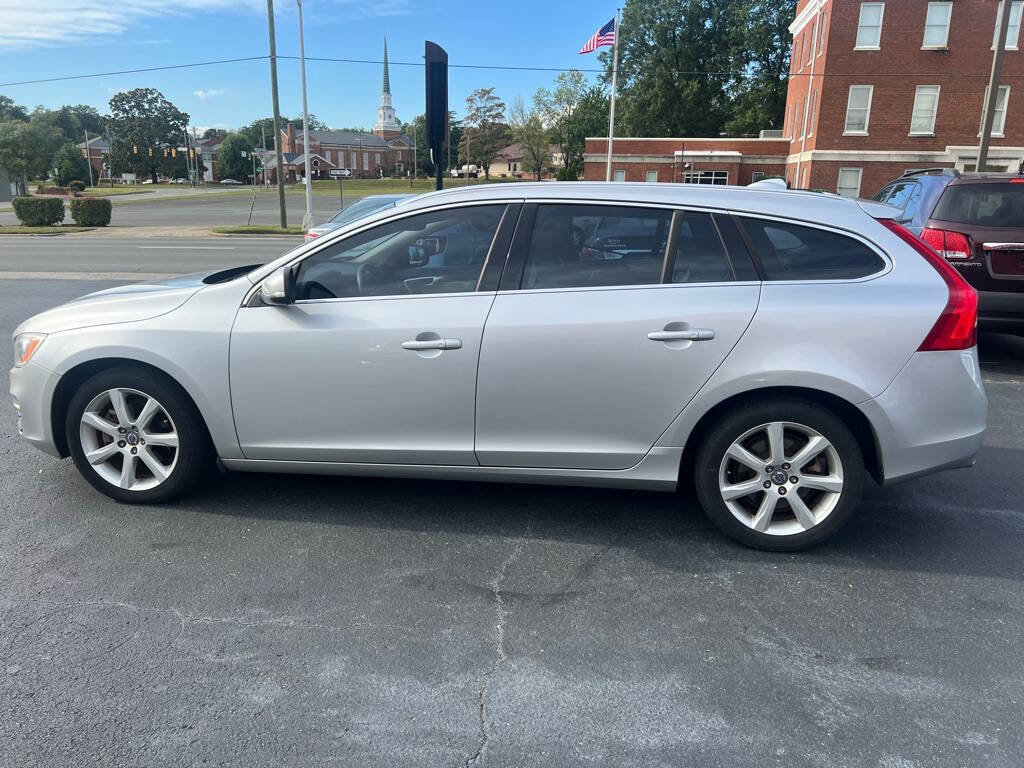 Used 2017 Volvo V60 T5 Premier w/ Convenience Package image 5