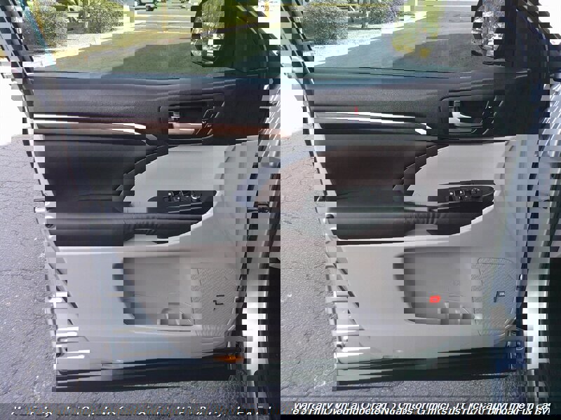 Used 2015 Toyota Highlander Limited image 13