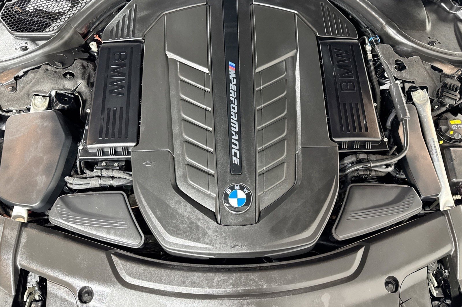Used 2019 BMW M760i xDrive w/ Luxury Rear Seating Package image 30