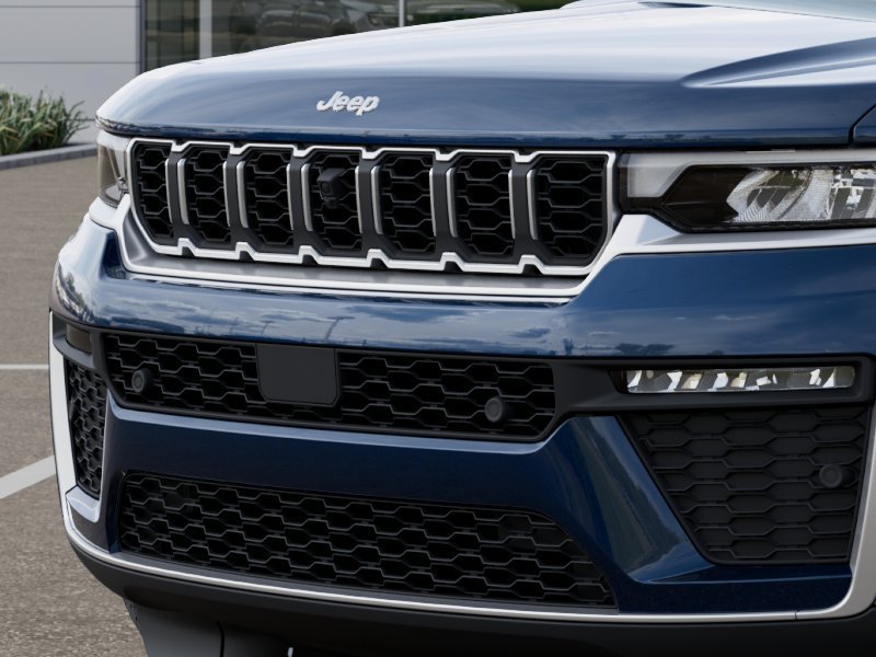 New 2026 Jeep Grand Cherokee Limited w/ Luxury Tech Group II RWD image 12
