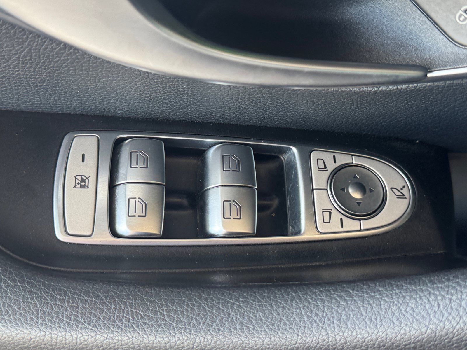 Used 2022 Mercedes-Benz E 350 Sedan image 24