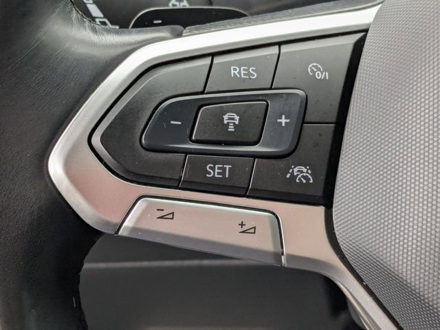 Used 2024 Volkswagen Atlas Cross Sport SEL R-Line AWD/4WD image 22