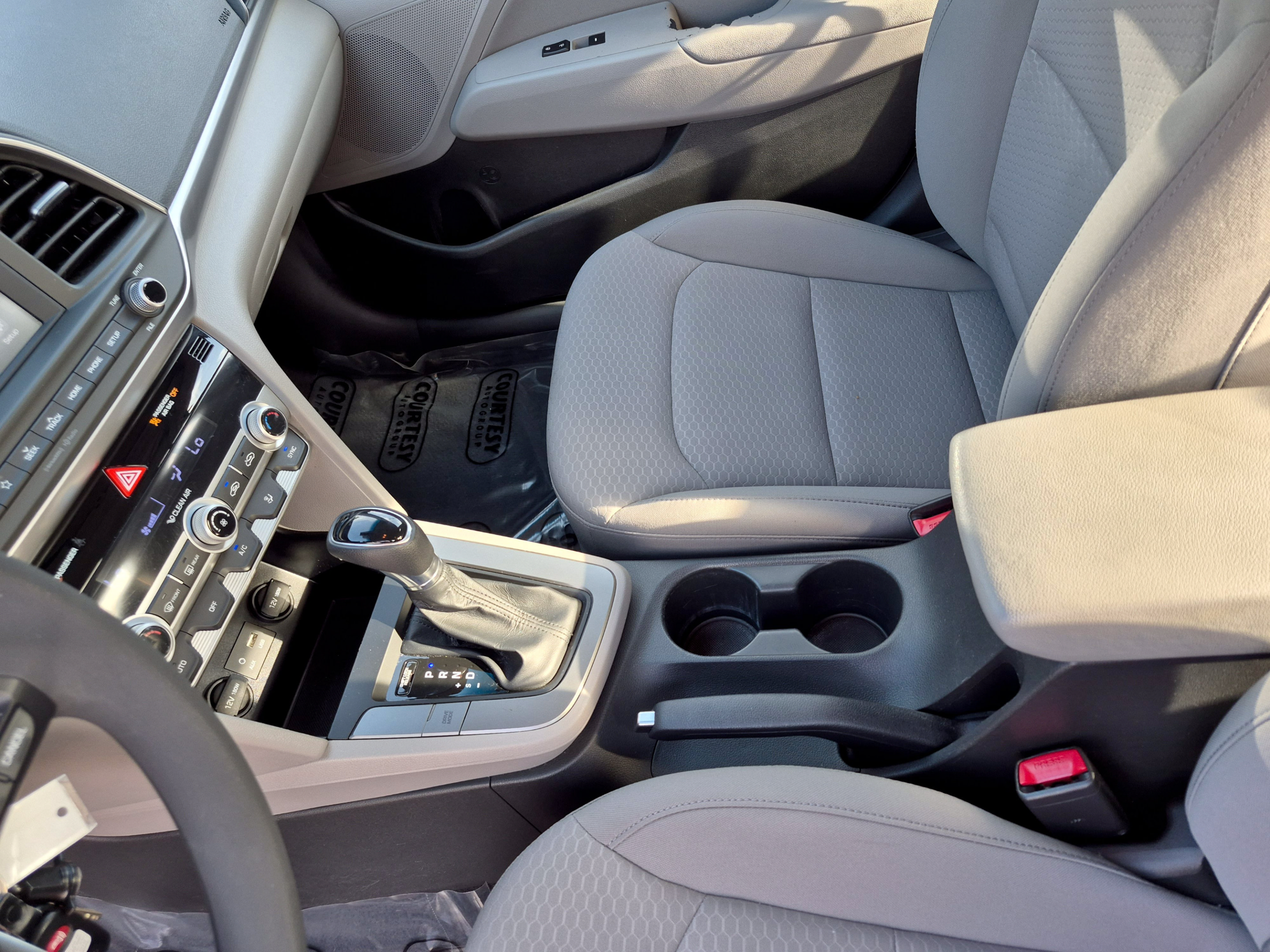 Used 2020 Hyundai Elantra SEL FWD image 19