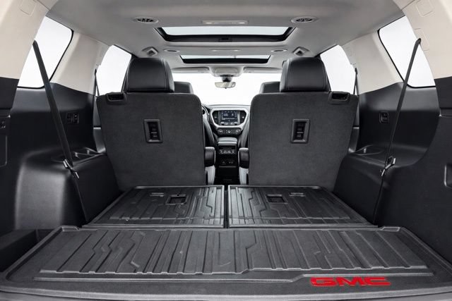 Used 2021 GMC Acadia Denali w/ Denali Ultimate Package AWD/4WD image 9