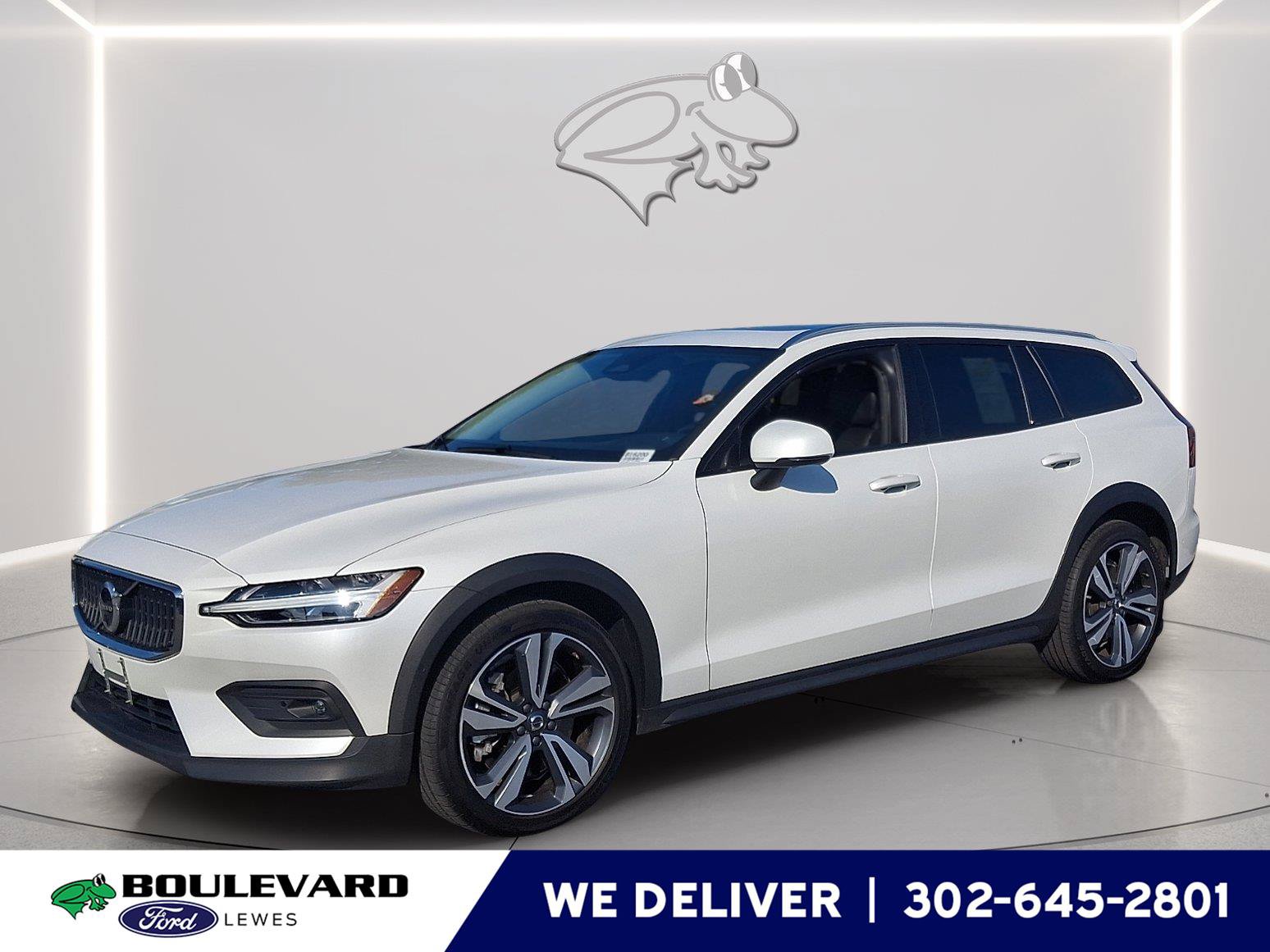 Used 2025 Volvo V60 B5 Cross Country Plus AWD/4WD image 1