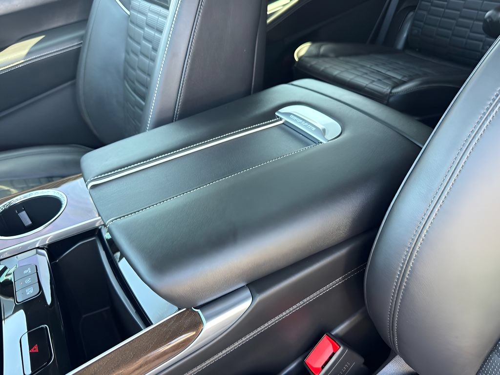 Used 2025 Cadillac Escalade Sport Platinum AWD/4WD image 14