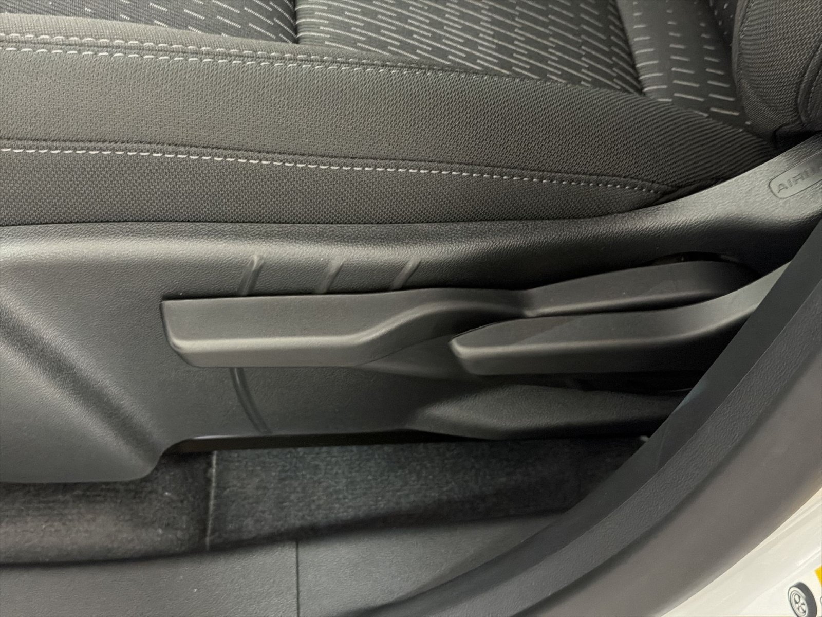 New 2027 Chevrolet Equinox LT w/ Safety and Technology Package FWD image 14