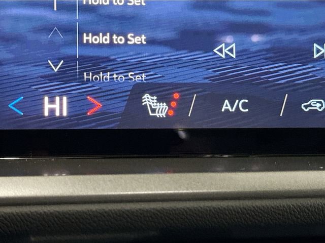 New 2026 Chevrolet Traverse LT w/ LPO, Floor Liner Package image 21