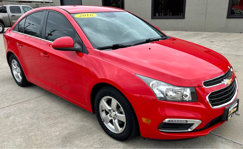 Used 2016 Chevrolet Cruze LT image 1