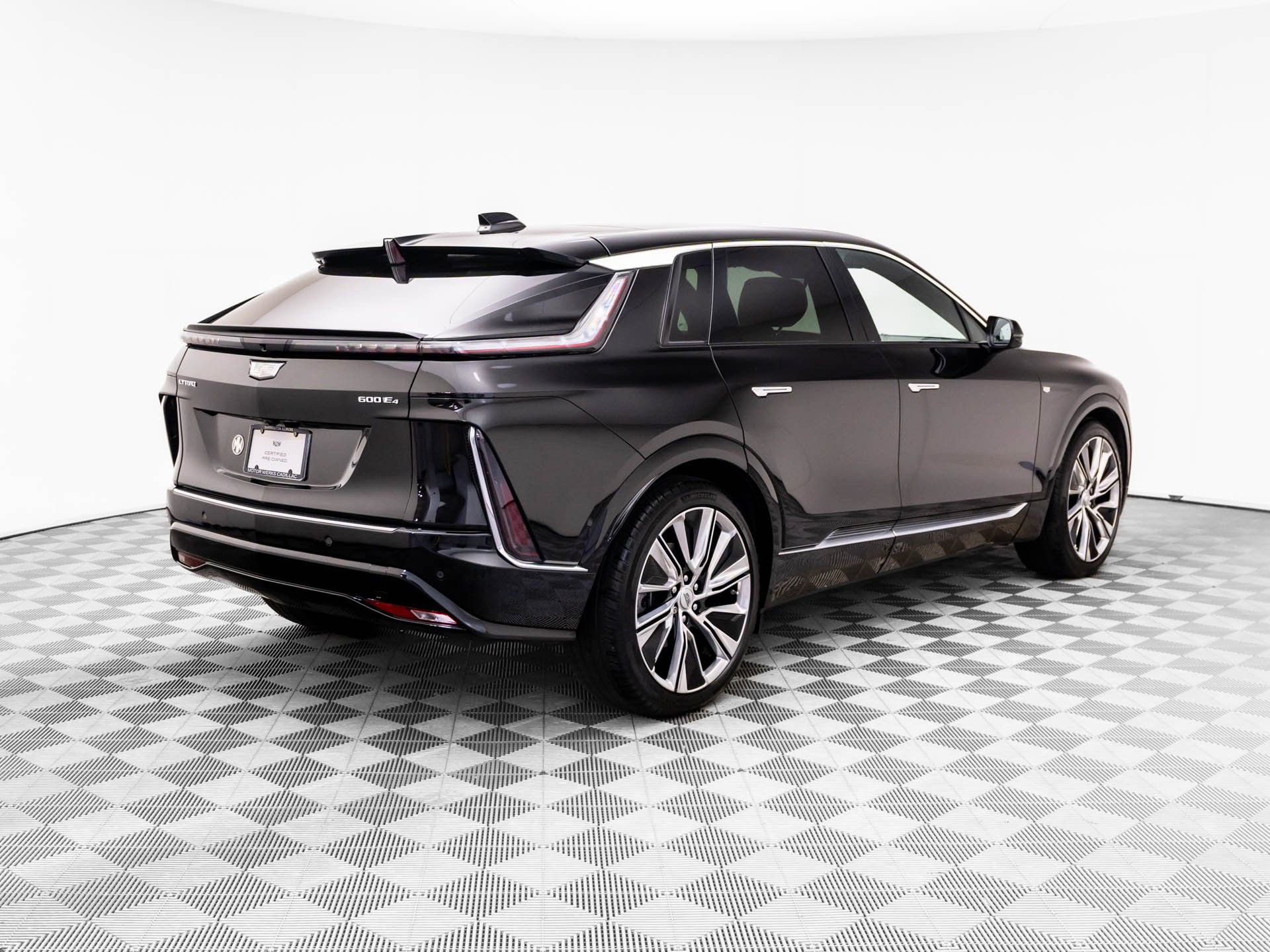 Certified 2025 Cadillac Lyriq Luxury w/ LPO, Floor Liner Package AWD/4WD image 6