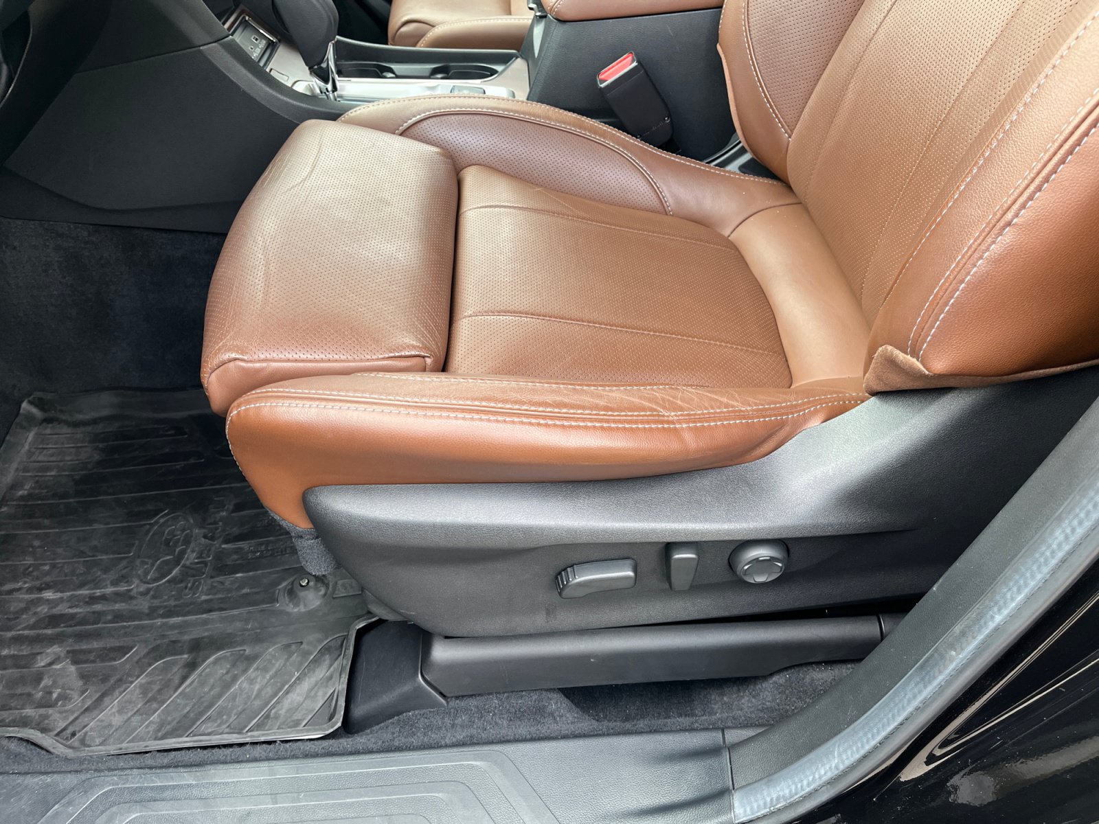 Used 2024 Subaru Ascent Touring AWD/4WD image 14