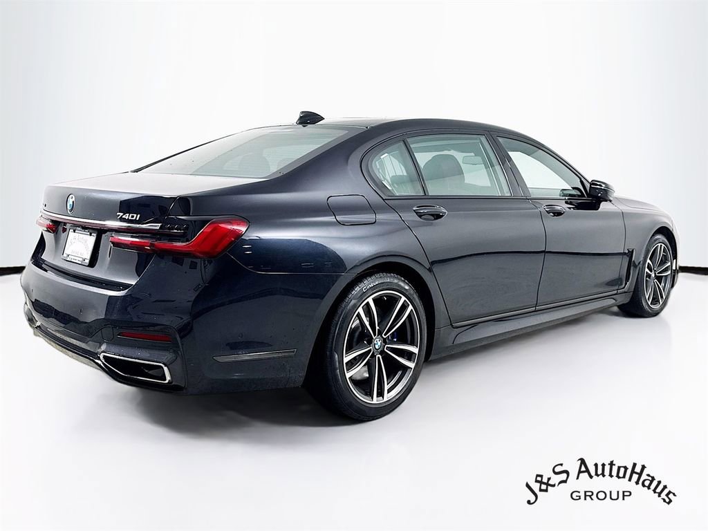 Used 2021 BMW 740i xDrive w/ M Sport Package image 7