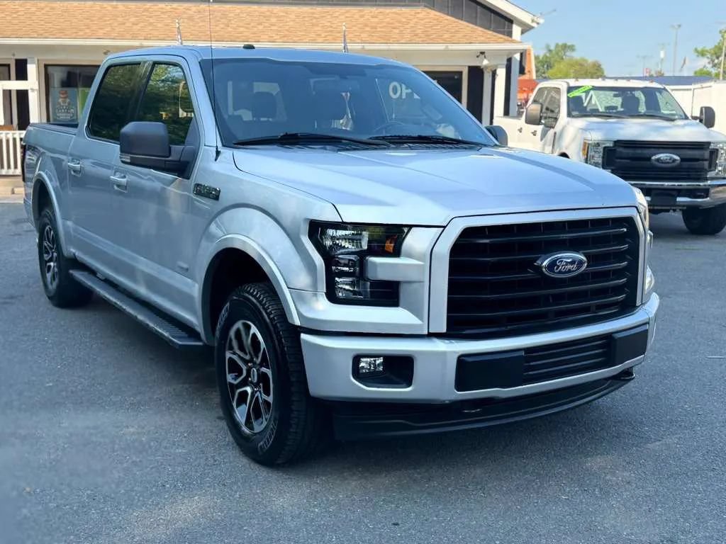 Used 2017 Ford F150 XLT w/ Equipment Group 302A Luxury AWD/4WD image 9