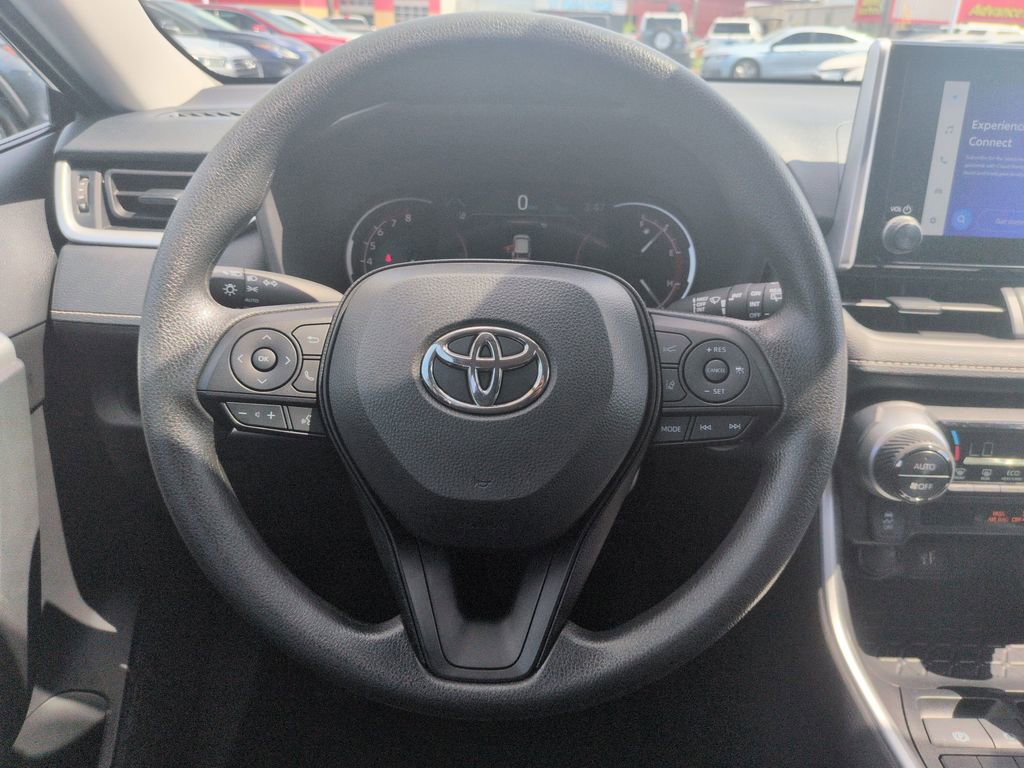 Used 2025 Toyota RAV4 XLE AWD/4WD image 14
