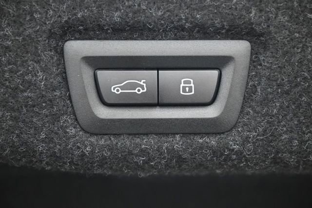 New 2026 BMW i5 eDrive40 w/ Premium Package RWD image 16