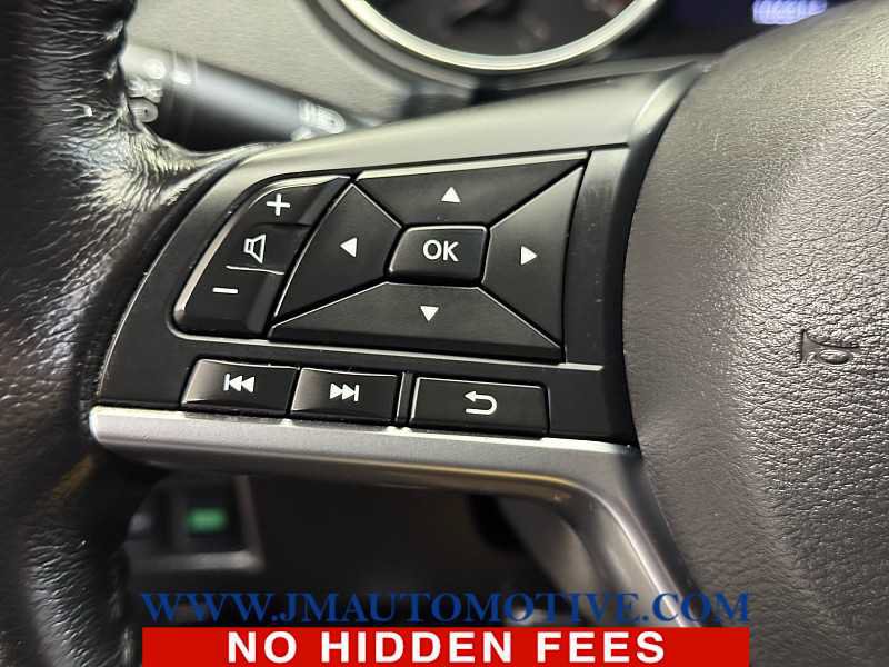 Used 2018 Nissan Rogue SV AWD/4WD image 36