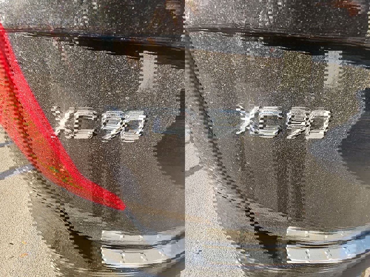 Used 2016 Volvo XC90 T6 Momentum w/ Momentum Plus Package image 3