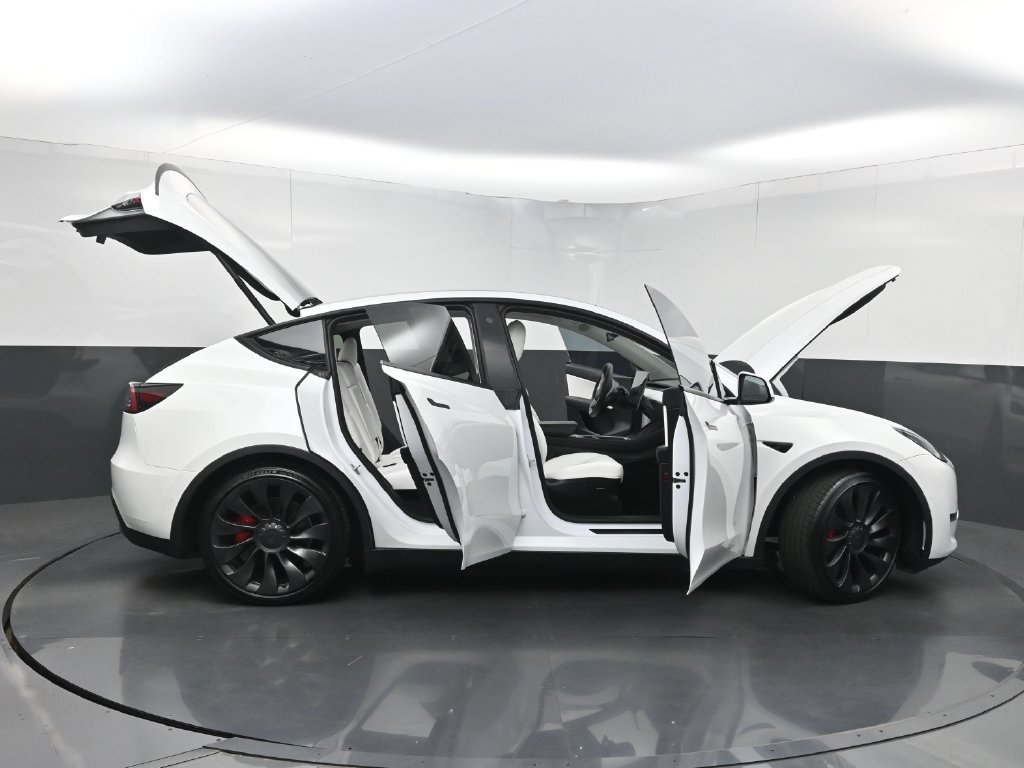 Used 2022 Tesla Model Y Performance AWD/4WD image 34