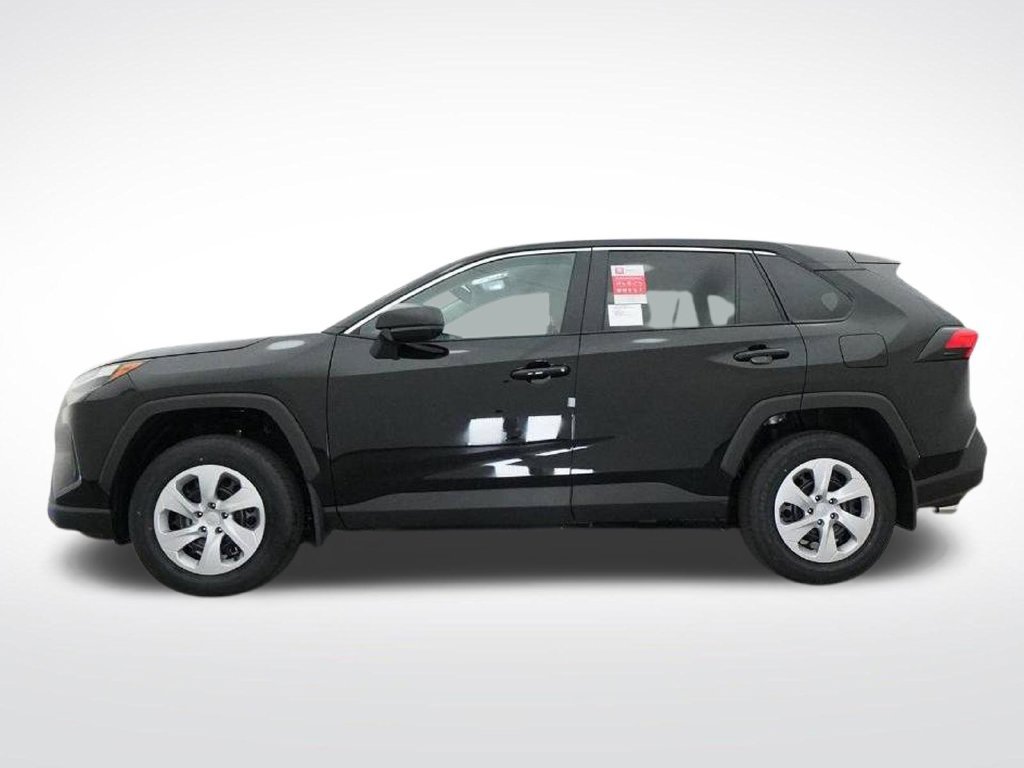 Used 2025 Toyota RAV4 LE FWD image 22