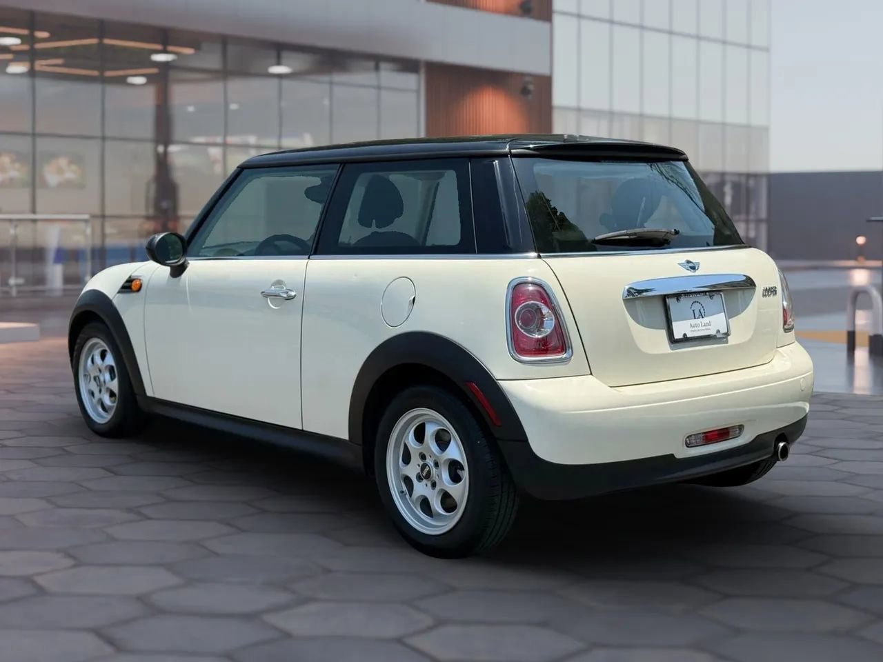 Used 2013 MINI Cooper Hardtop image 4