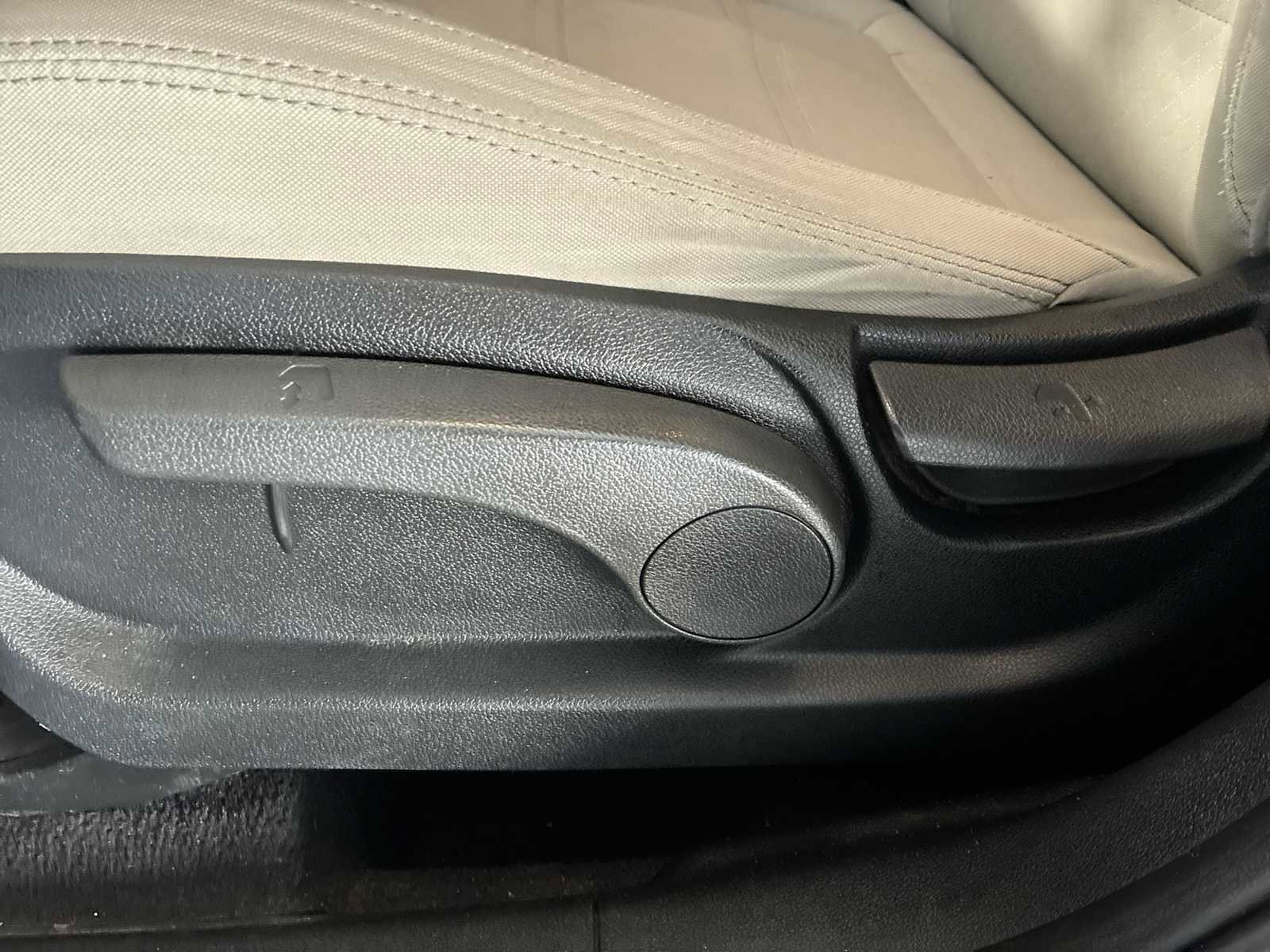 Used 2018 Kia Sorento LX image 14