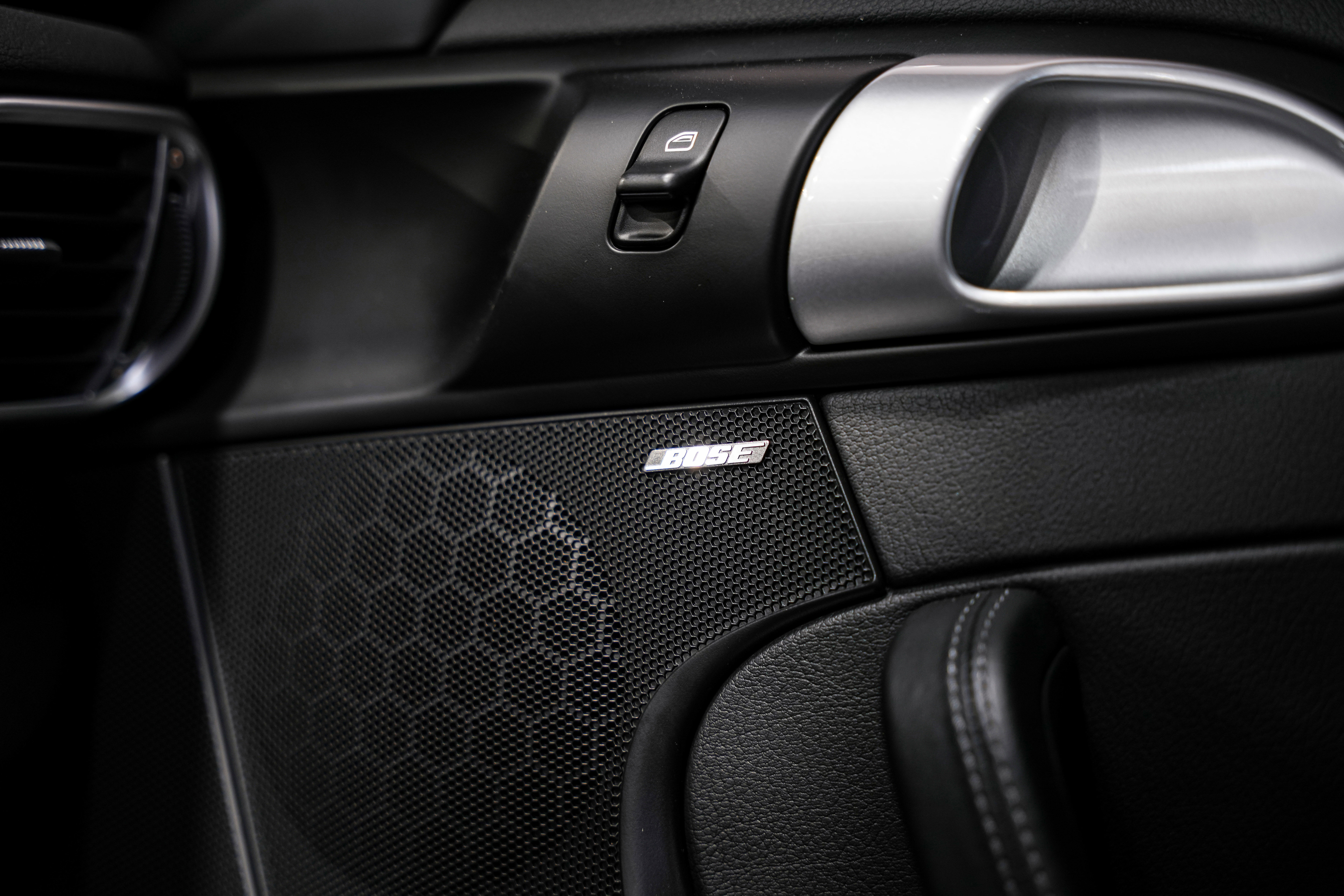 Used 2011 Porsche 911 Carrera 4S image 17