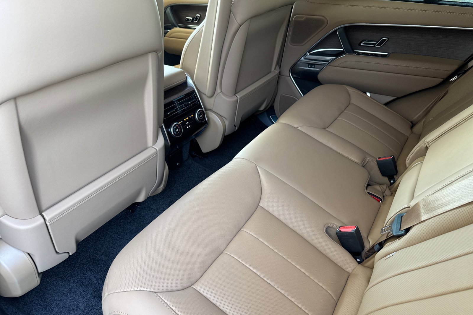 New 2025 Land Rover Range Rover SE image 11