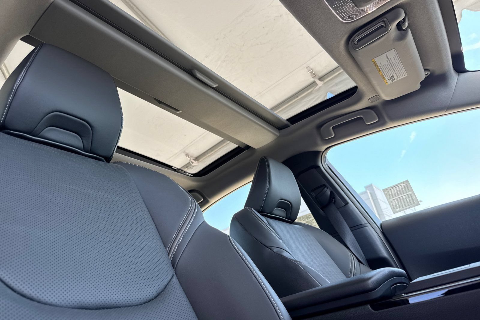 New 2027 Toyota Prius FWD image 19