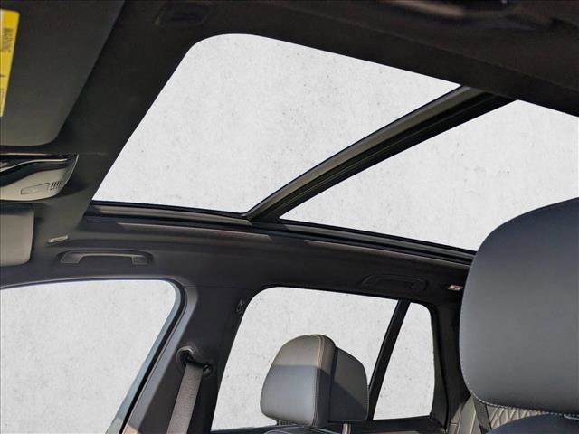 Used 2025 BMW X5 xDrive50e image 13