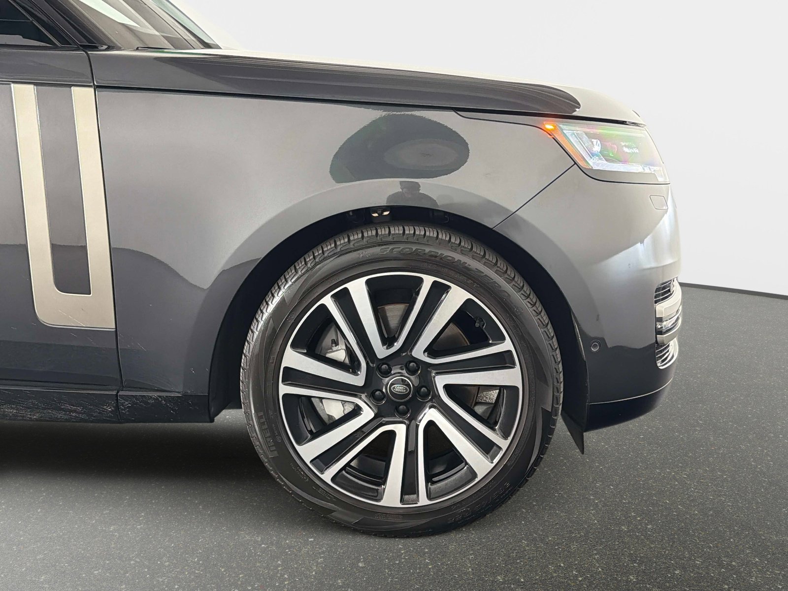 Used 2023 Land Rover Range Rover SE image 21