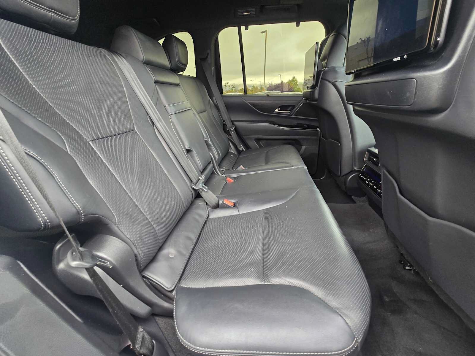 Used 2022 Lexus LX 600 4WD w/ Appearance Package image 12