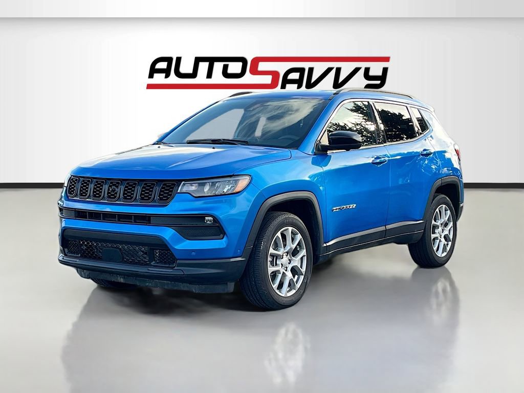 Used 2024 Jeep Compass Latitude AWD/4WD image 3