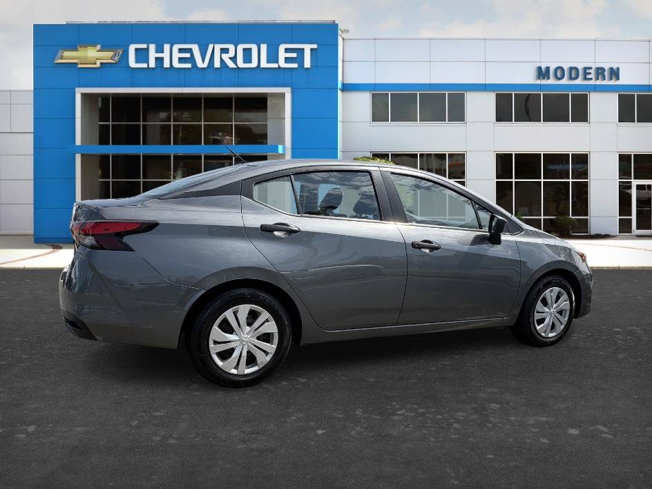 Used 2025 Nissan Versa S FWD image 4