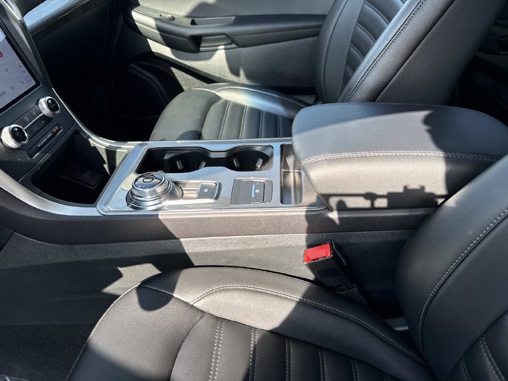 Used 2024 Ford Edge SEL AWD/4WD image 15