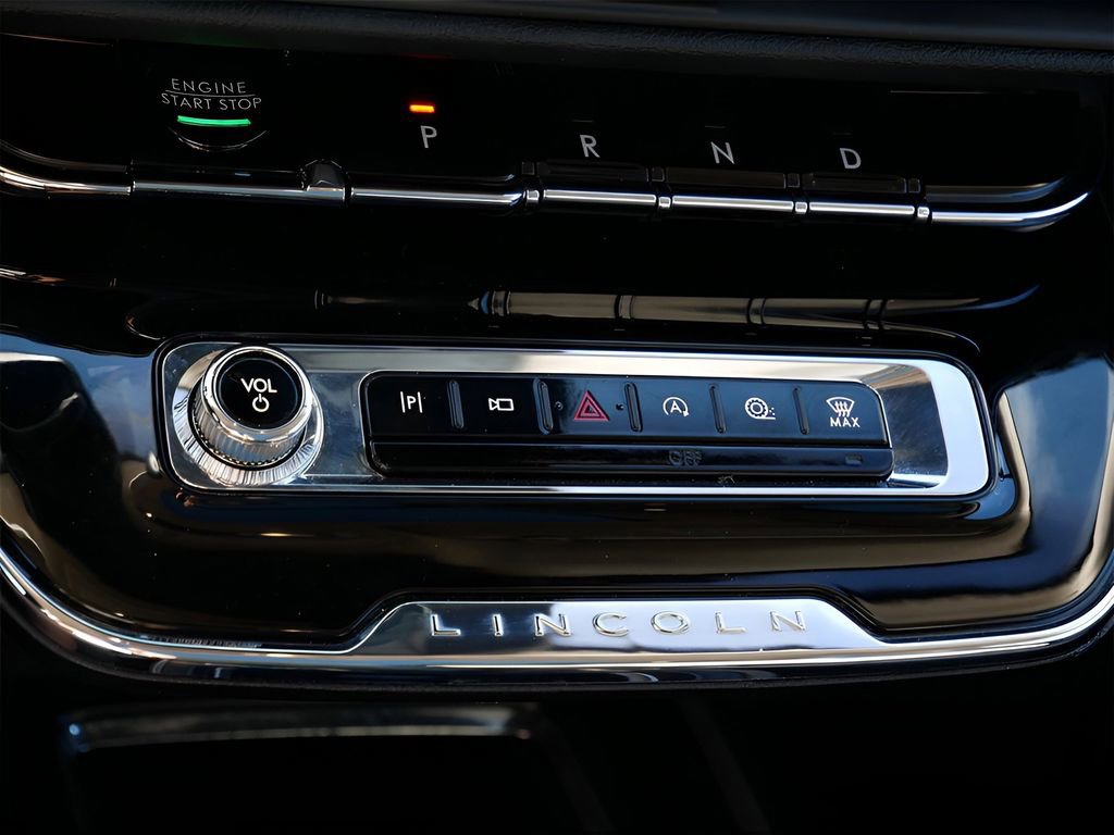 Used 2023 Lincoln Corsair Reserve w/ Equipment Group 201A FWD image 30
