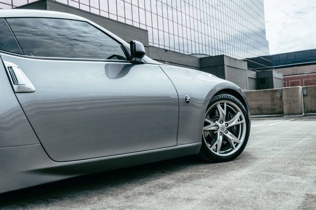 Used 2009 Nissan 370Z Touring RWD image 28