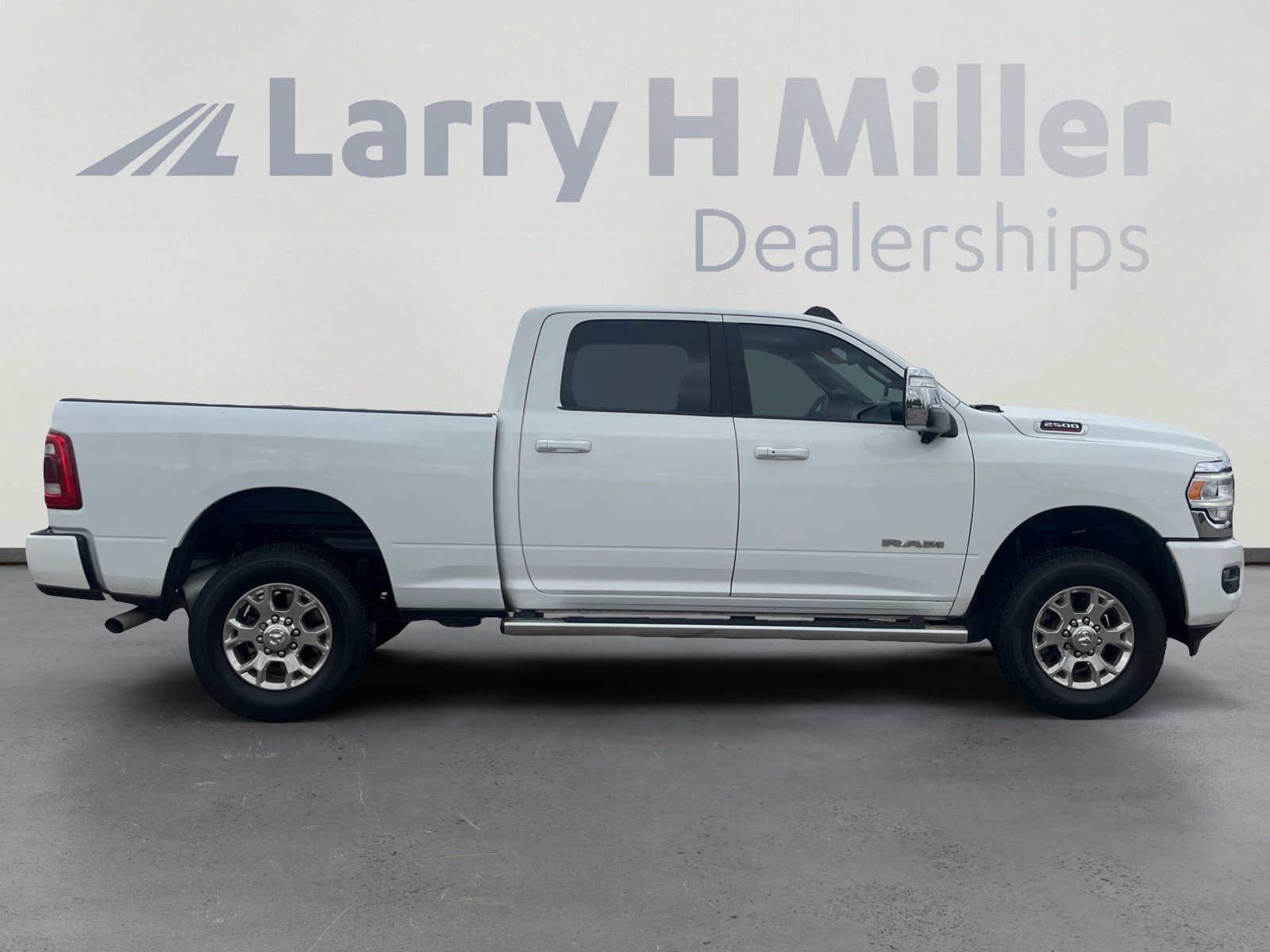 Used 2024 RAM 2500 Laramie w/ Towing Technology Group AWD/4WD image 6