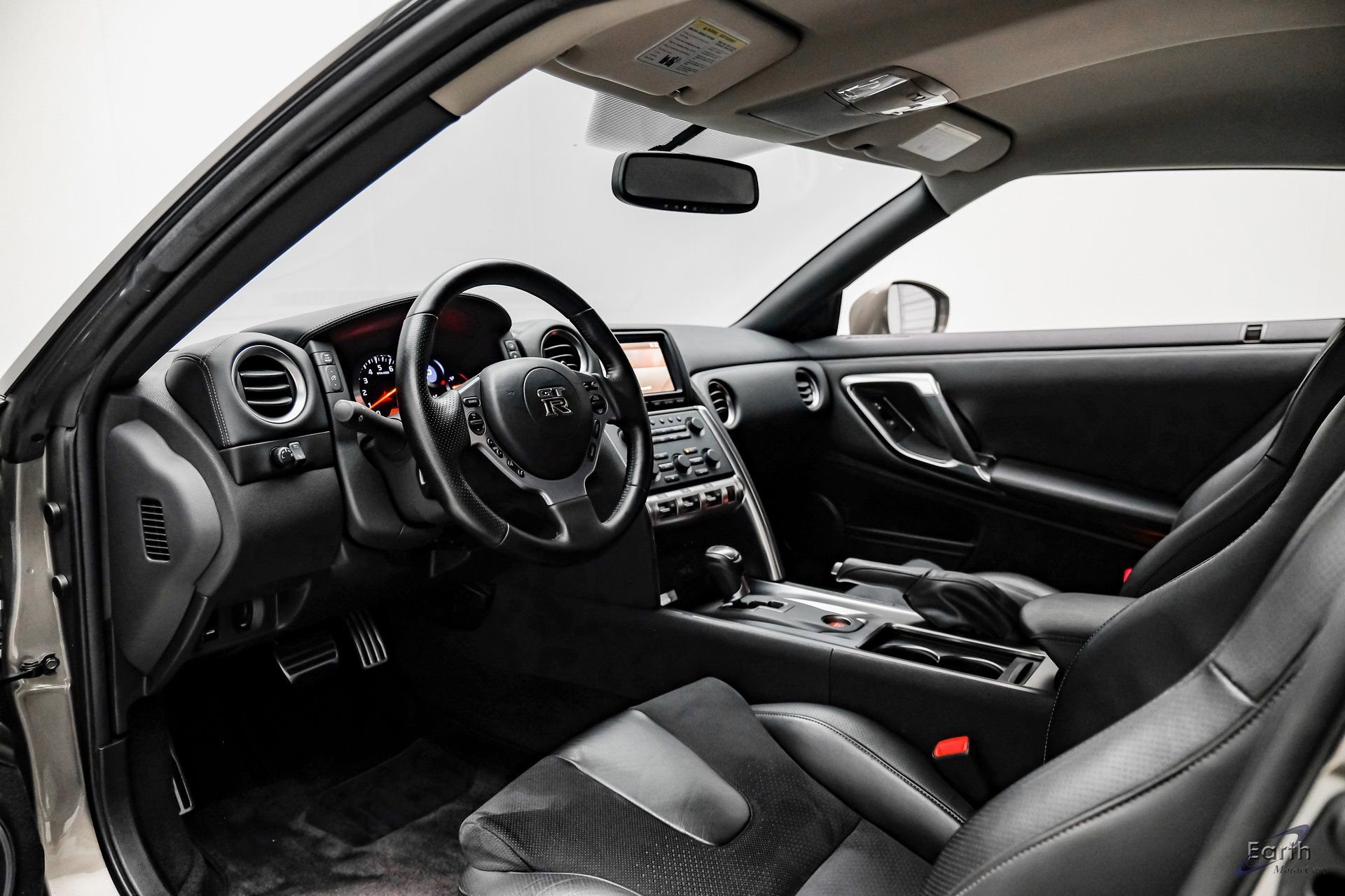 Used 2009 Nissan GT-R Premium image 2