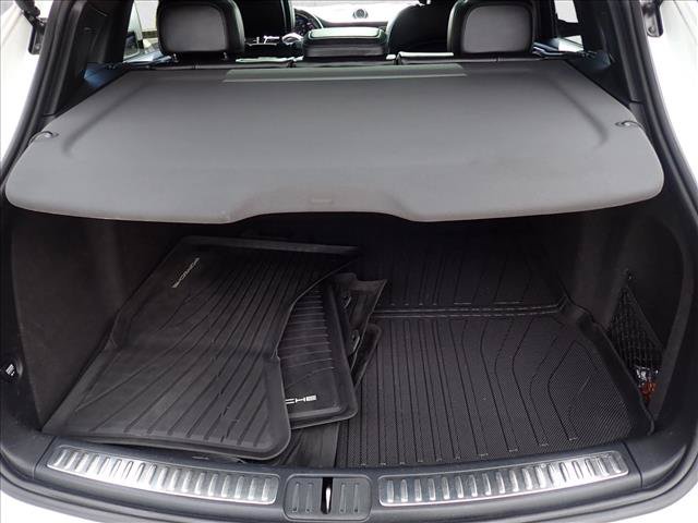 Used 2018 Porsche Macan AWD/4WD image 8