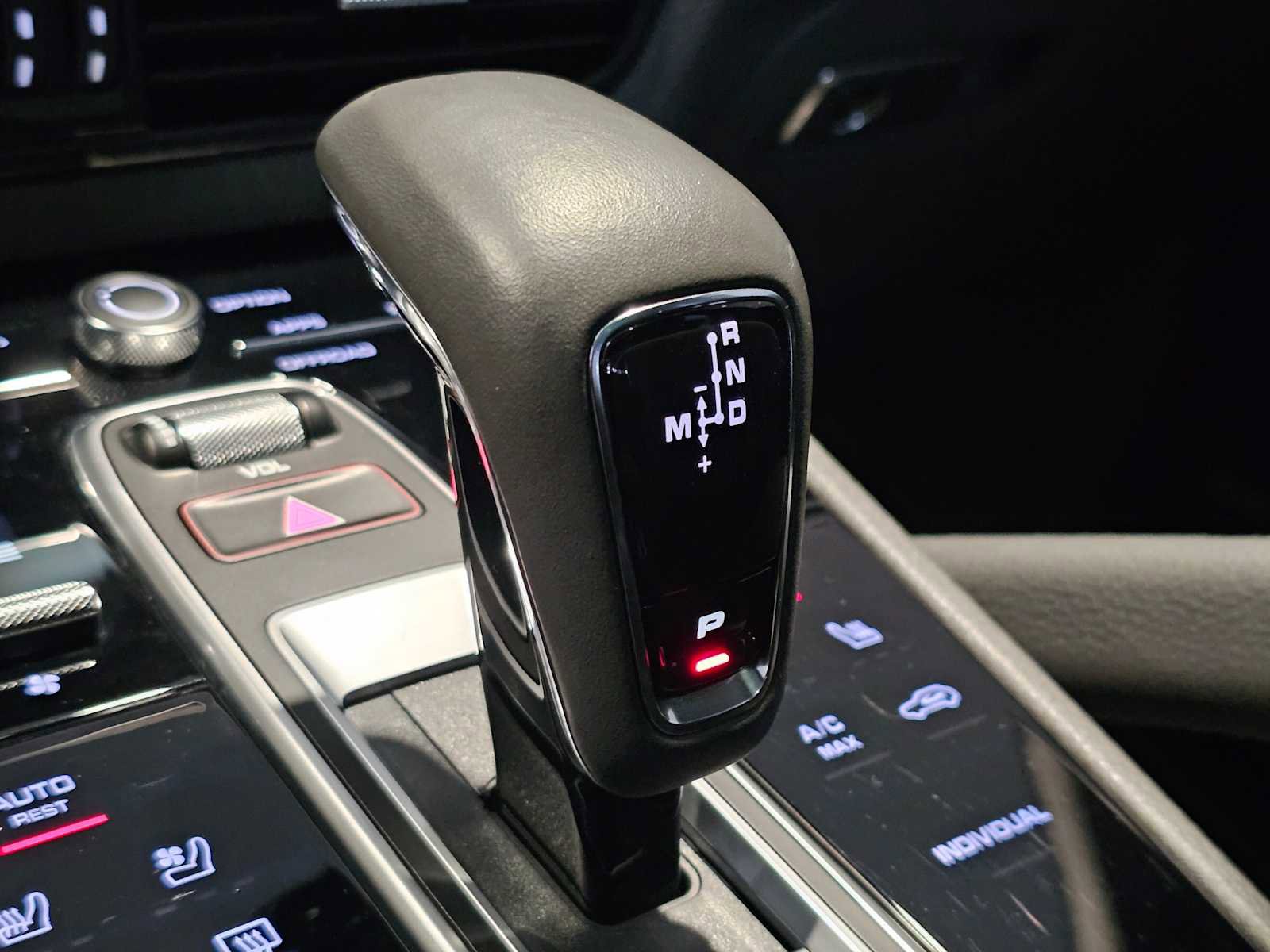 Used 2023 Porsche Cayenne AWD/4WD image 38