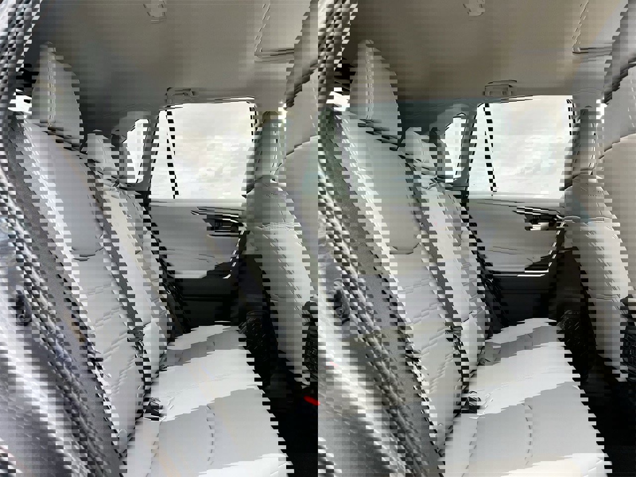 Used 2025 Toyota RAV4 XLE Premium image 29