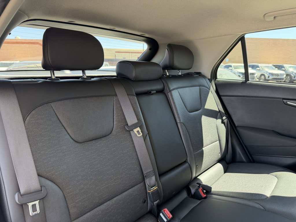 Used 2023 Kia Niro Wave w/ Wave Preserve Package image 38