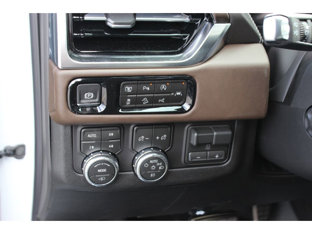 New 2026 GMC Yukon XL Denali Ultimate AWD/4WD image 26