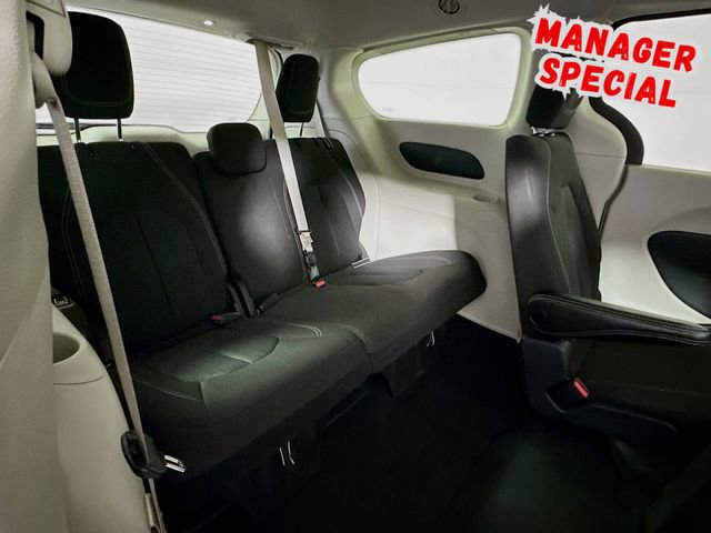 Used 2022 Chrysler Voyager LX FWD image 26