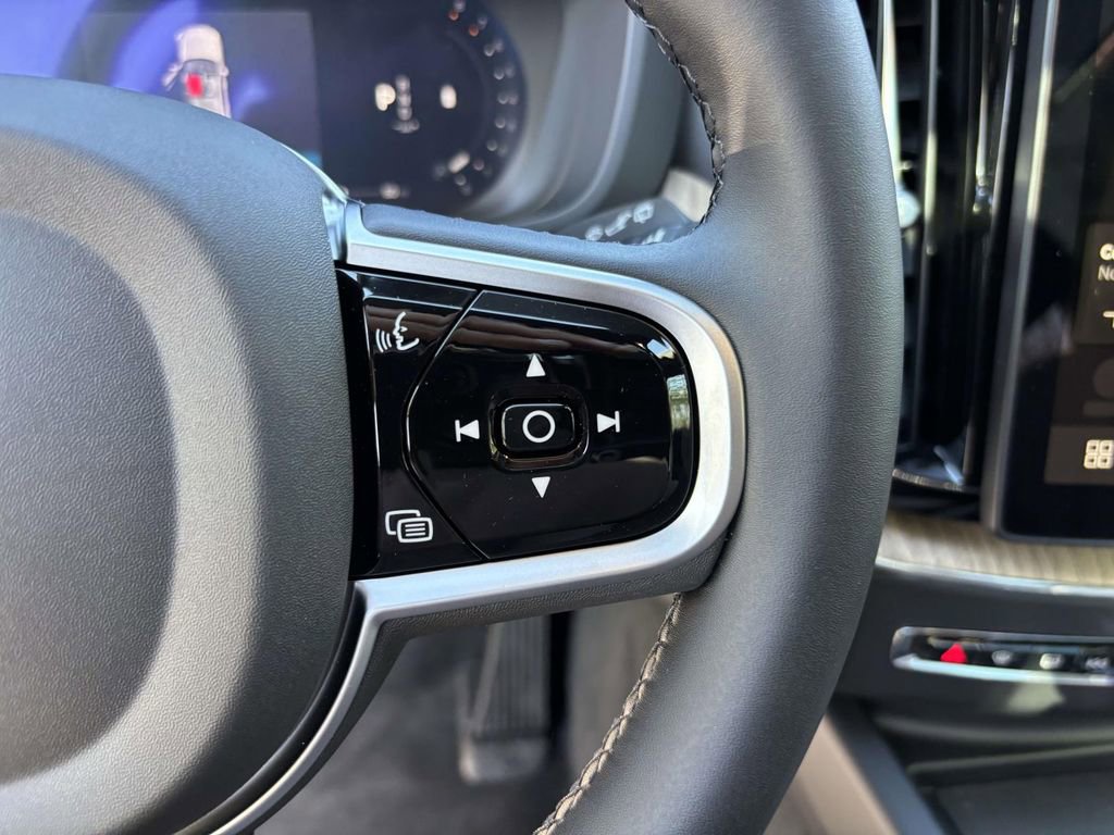 New 2026 Volvo XC60 B5 Plus w/ Protection Package Premier image 18